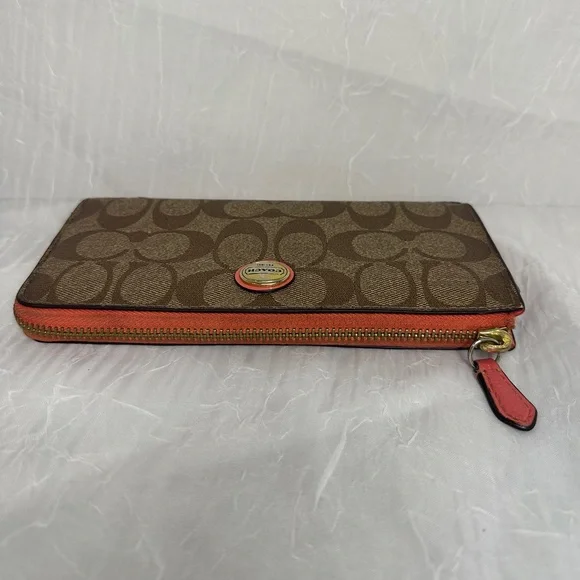 RESERVED Coach Peyton Signature C Accordion Zipper Wallet - Picture 4 of 6